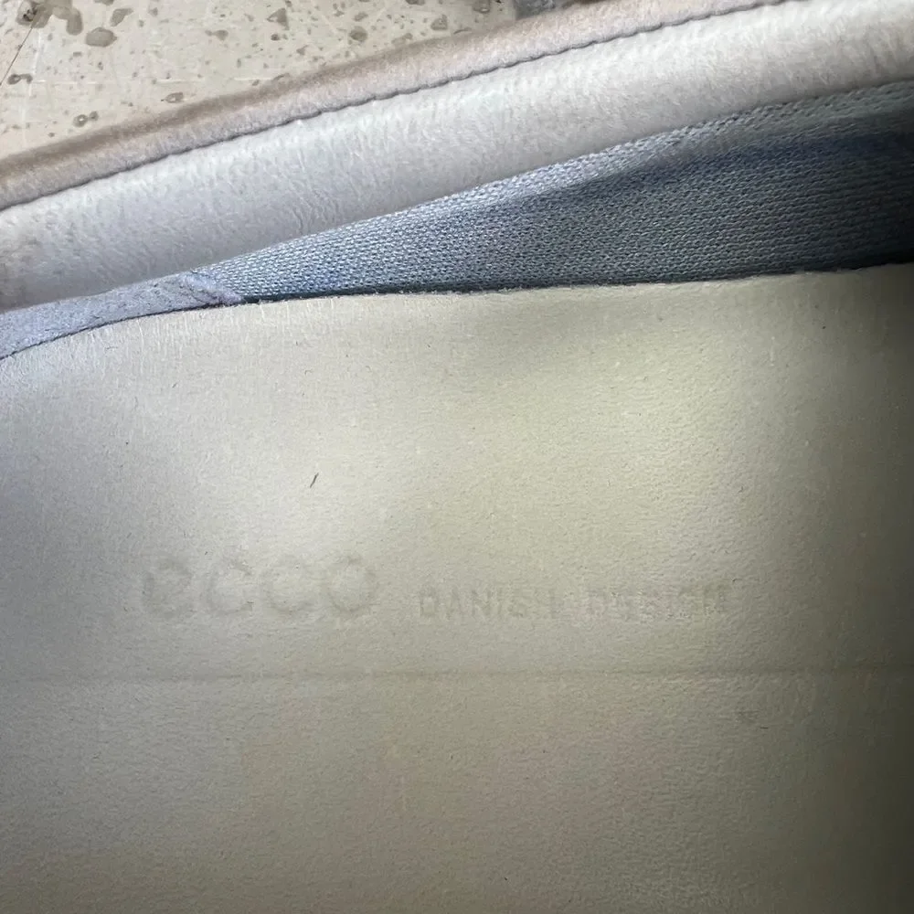 ECCO Women's Soft 7 Perforated Tie Sneaker Warm Grey Nubuck Size 9